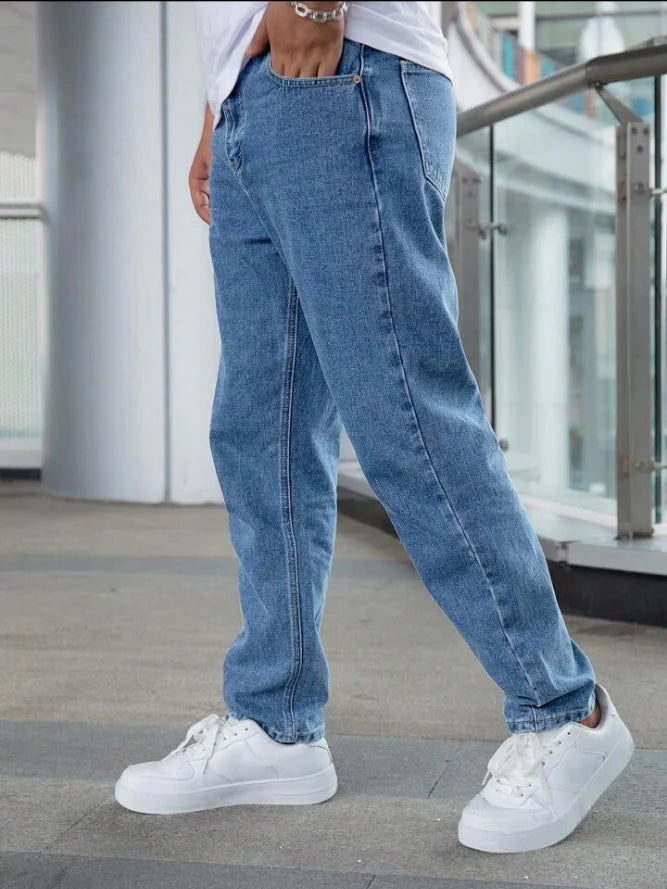 Men's Casual Loose Fit Straight Leg Jeans | Mid Blue